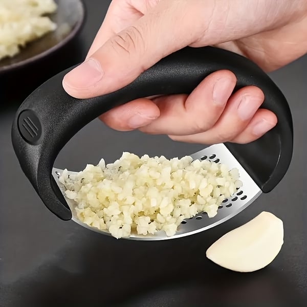 Premium Stainless Steel Garlic Press – Effortless Crushing and Mincing